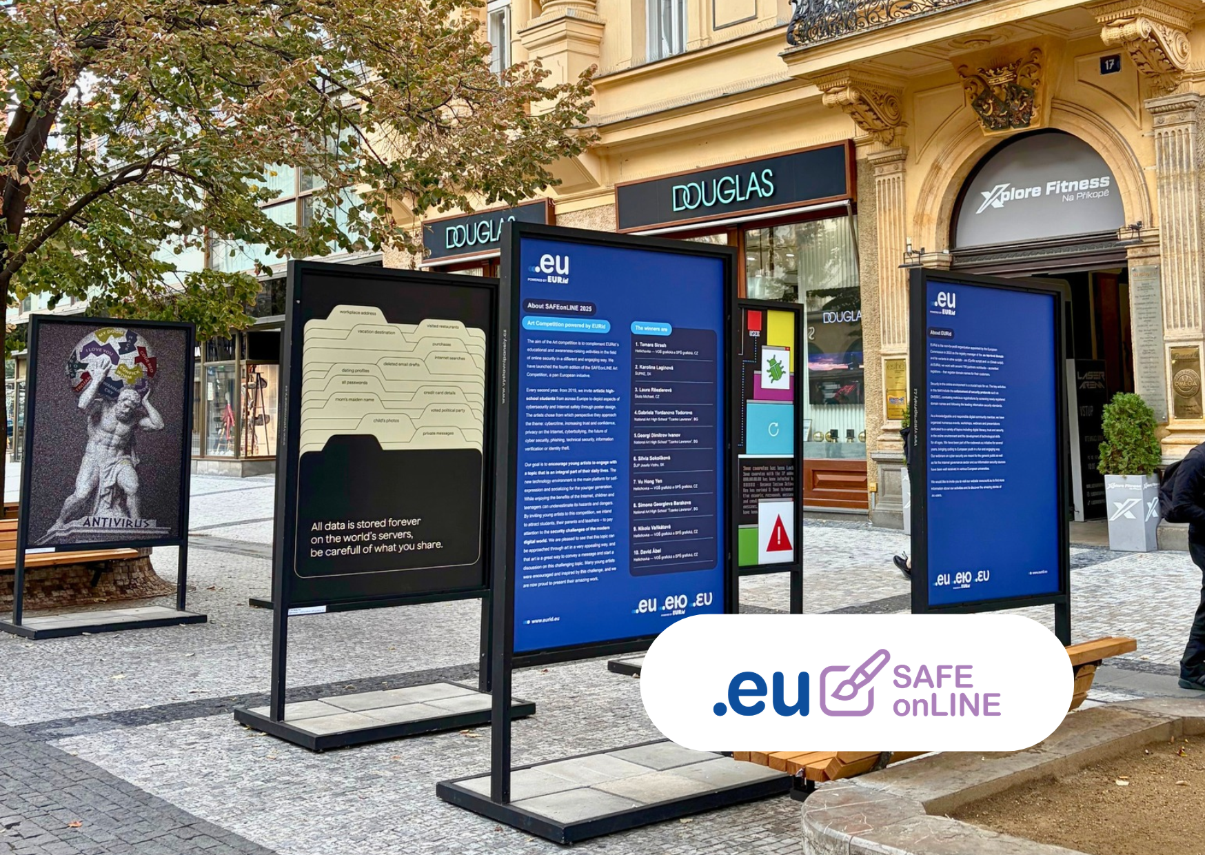 SAFEonLINE art exhibition opens in Prague